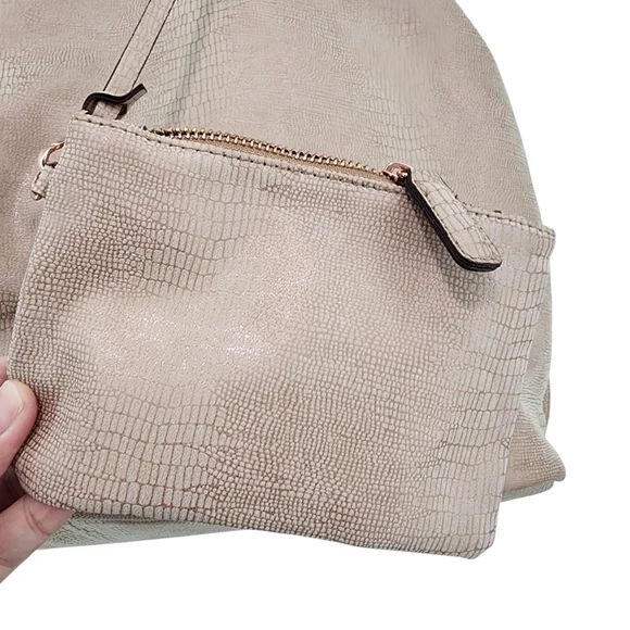 Free People Women's Embossed Leather Tote Bag with Wallet - OS - Picture 3 of 9